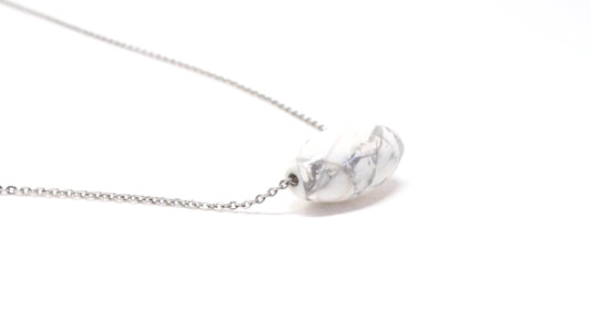 Howlite oval gemstone platinum necklace