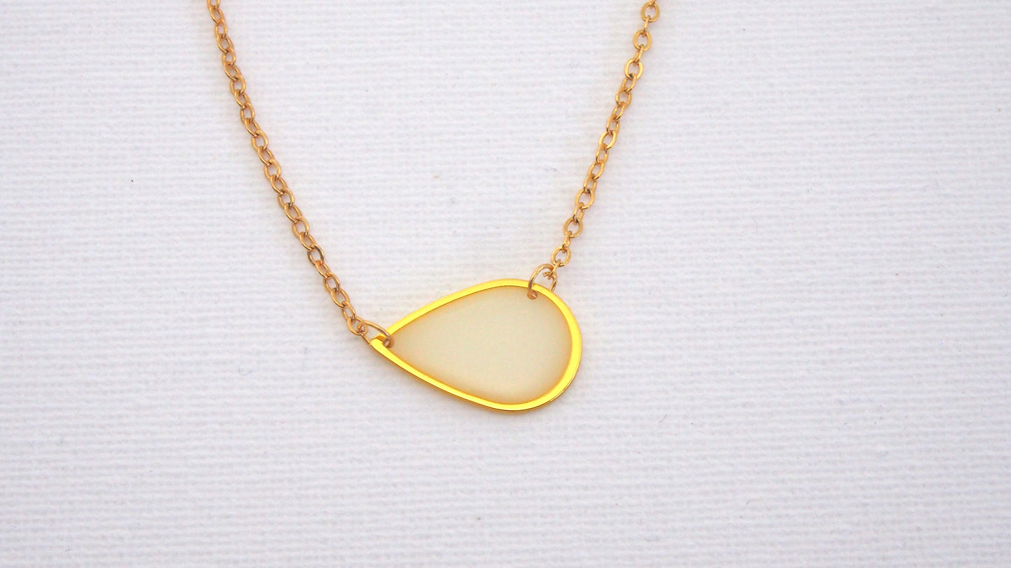 'Teardrop' gold necklace