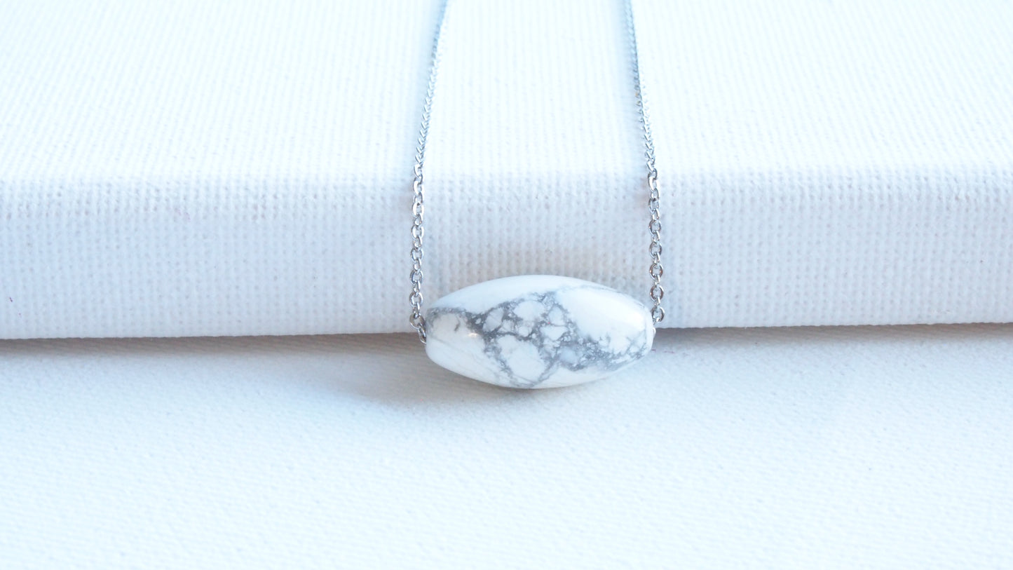 Howlite oval gemstone platinum necklace