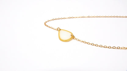 'Teardrop' gold necklace